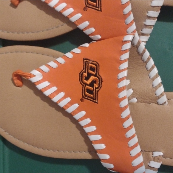Oklahoma State flip flops - Picture 2 of 8